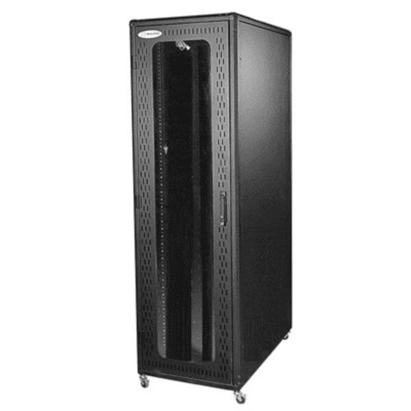 Gabinete rack negro para servidores, con ruedas.