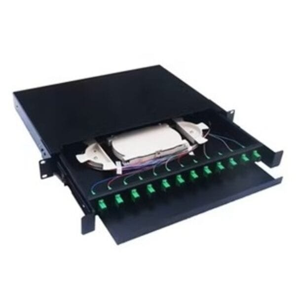 Caja distribución fibra óptica con conectores.
