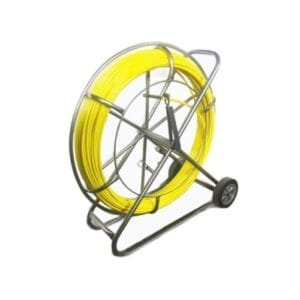 Carrete amarillo de fibra de vidrio para instalación.